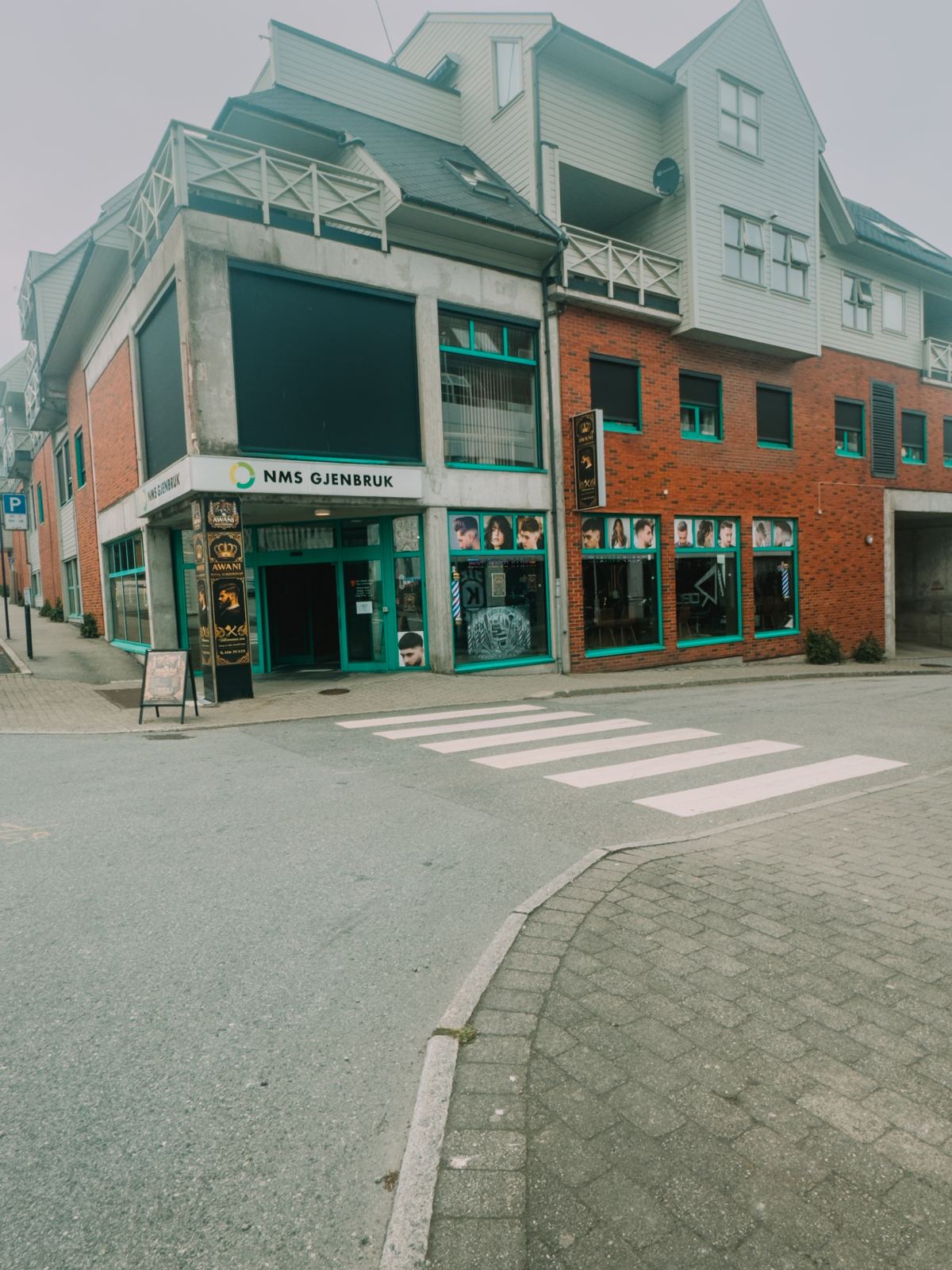 Awani Royal Barbershop – fasade i Bryne