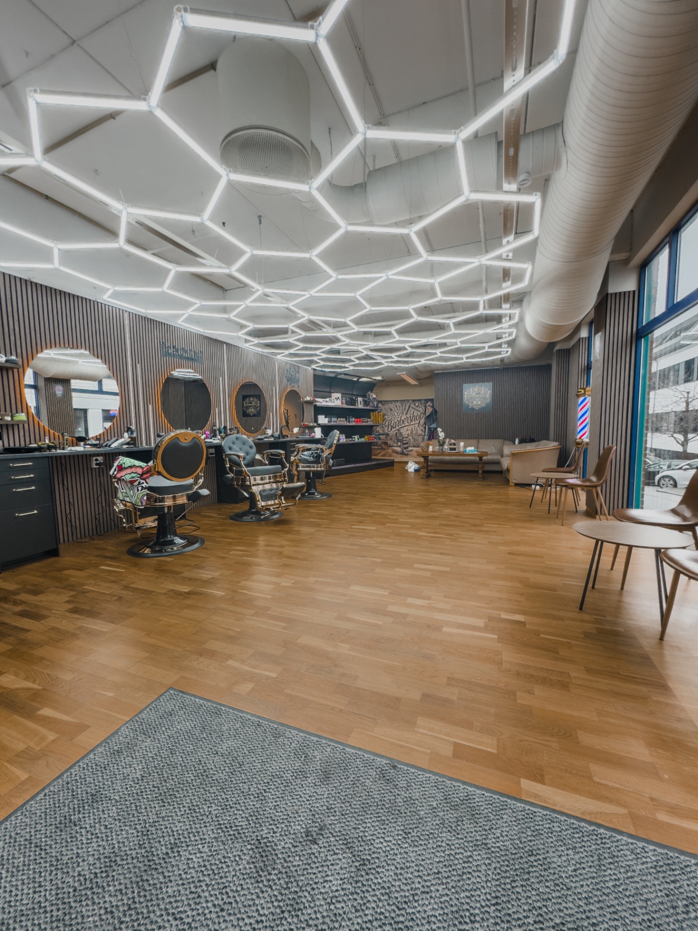 Interiøret hos Awani Royal Barbershop i Bryne